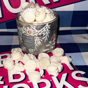Bath and body works Fallen Flurries Candle Wax Melts
